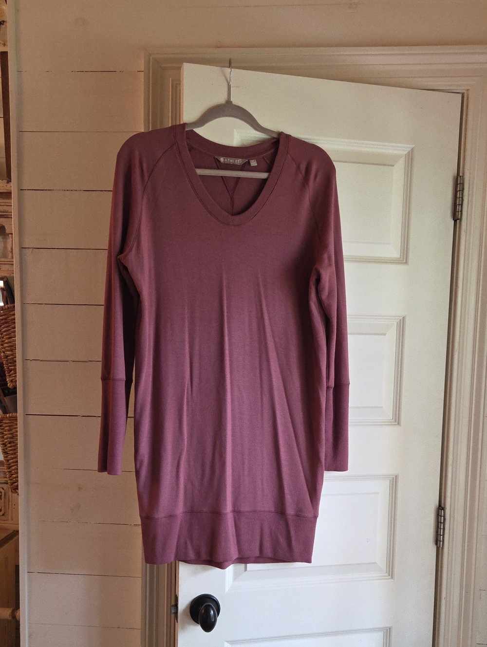 Athleta V-Neck Long Sleeve Tunic Dress in Dusty Mauve